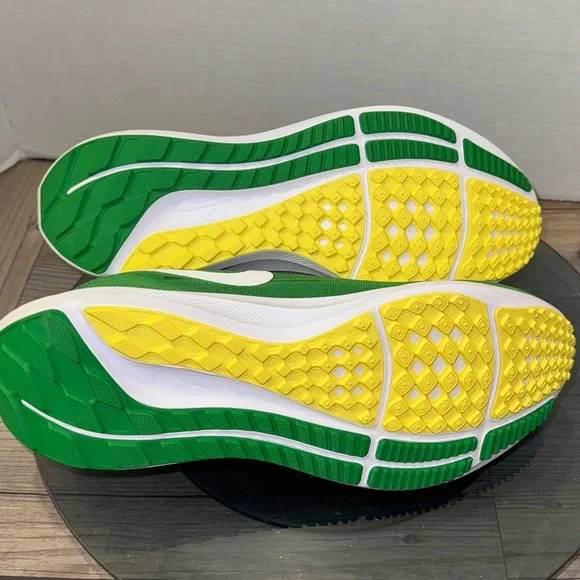 Nike Zoom Pegasus 39 Oregon Ducks Green Yellow DR1970-300 Men's Size 8.5 New